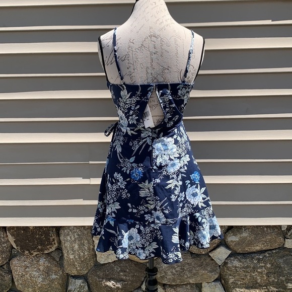 Speechless Juniors Navy/Royal Floral Faux Wrap Dress - Picture 8 of 16